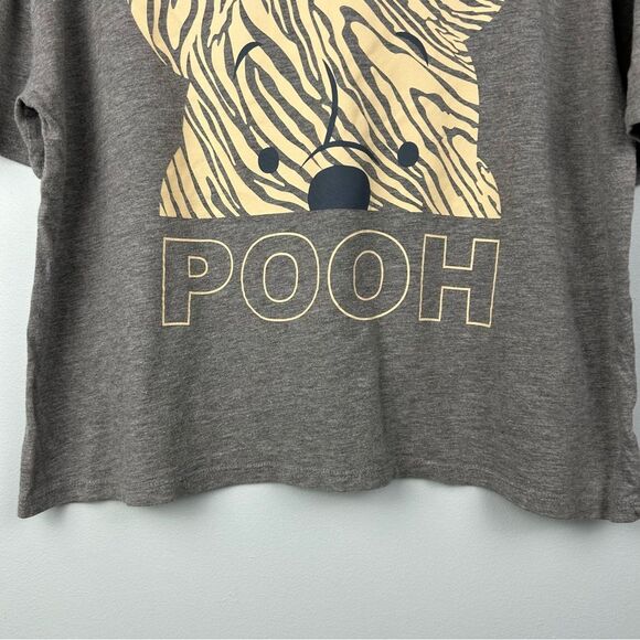 Disney Winnie the Pooh Cropped Rolled Neck Tee Shirt Gray W Cream Zebra Sz S - Picture 2 of 12
